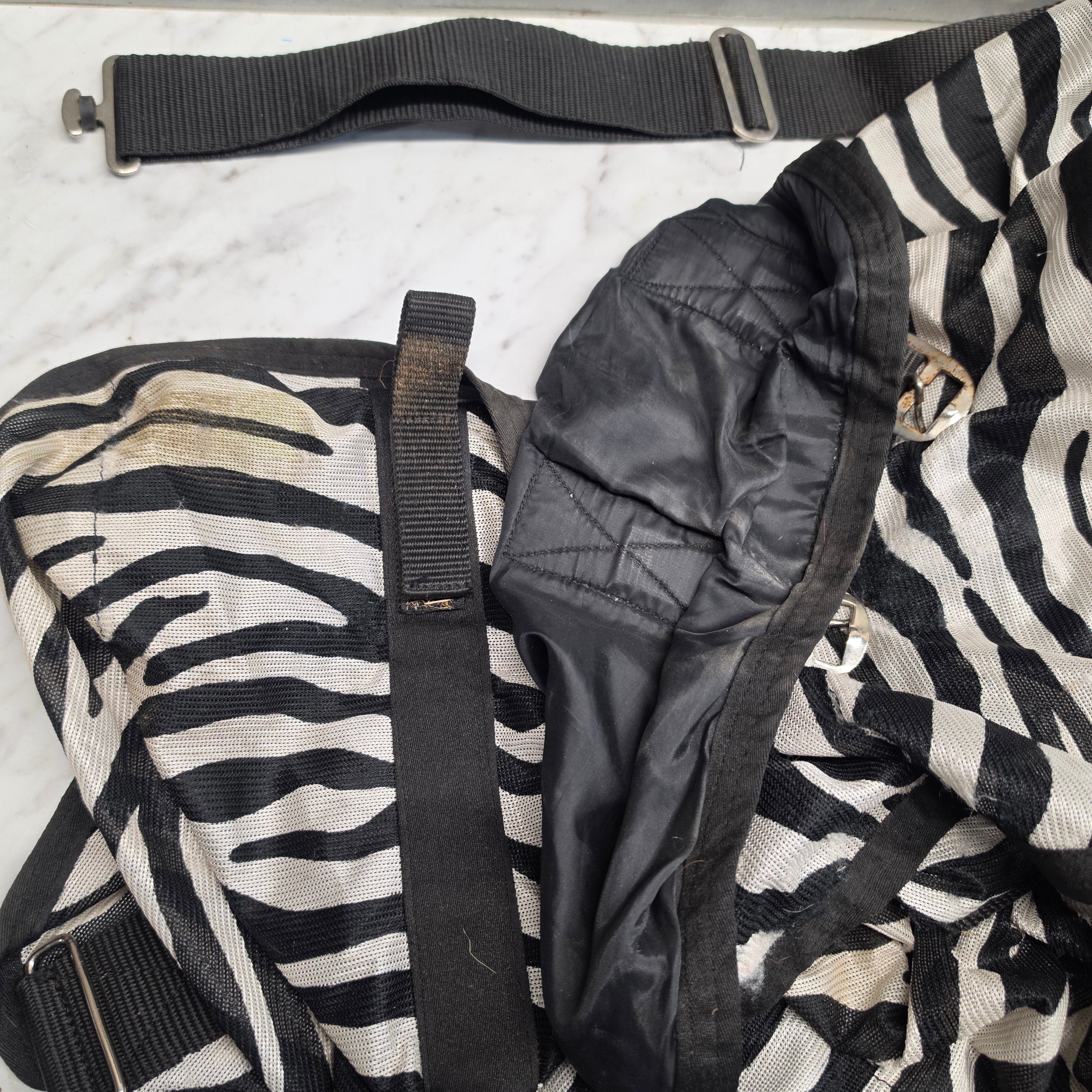 Flugtäcke Zebra Fast Hals | 155