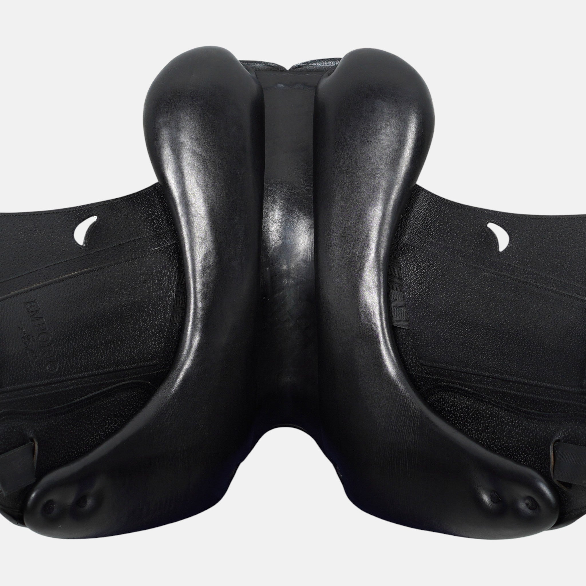 Dressyrsadel Emporio | 17"