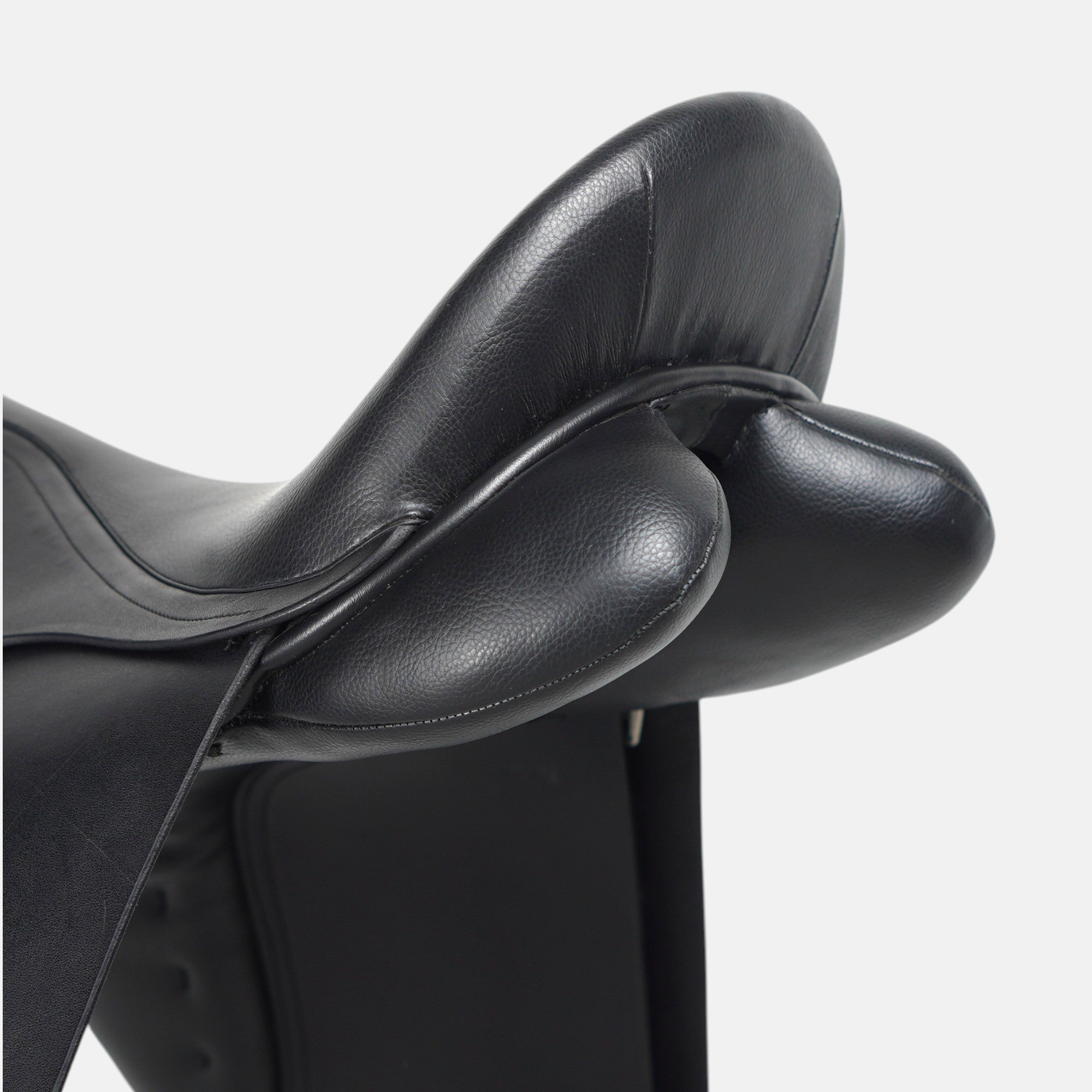 Dressyrsadel Gino | 17,5"