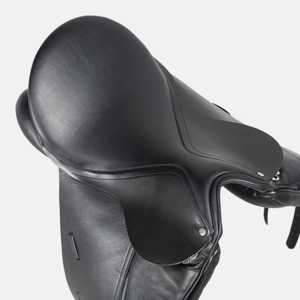 Dressyrsadel Gino | 17,5"